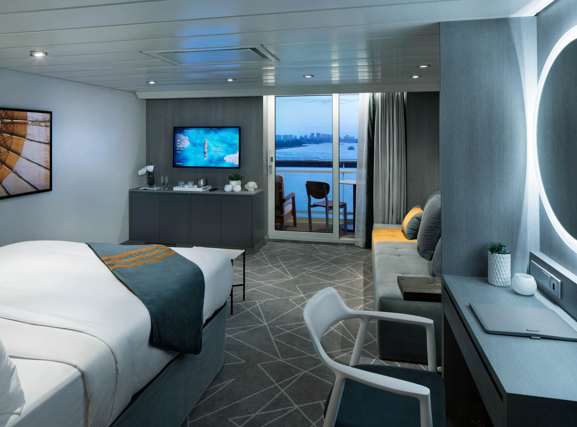 images/Ship photos/Millennium 千禧號/2a_CEL_ML_Sky_Suite_Bedroom_2_edited.jpg